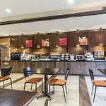 Comfort Suites 