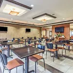 Comfort Suites 