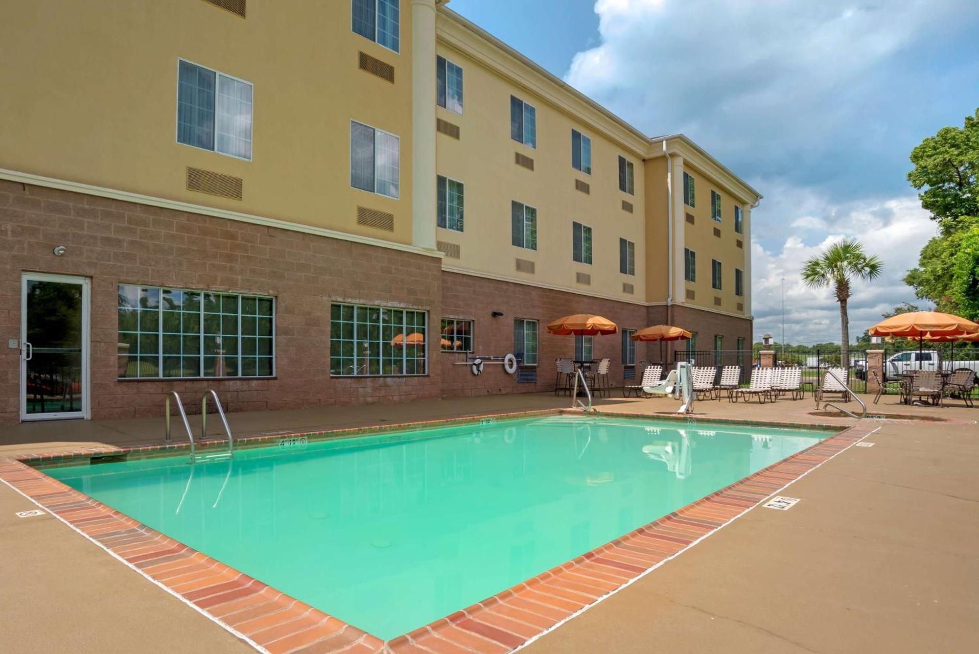 Comfort Hotel 4*